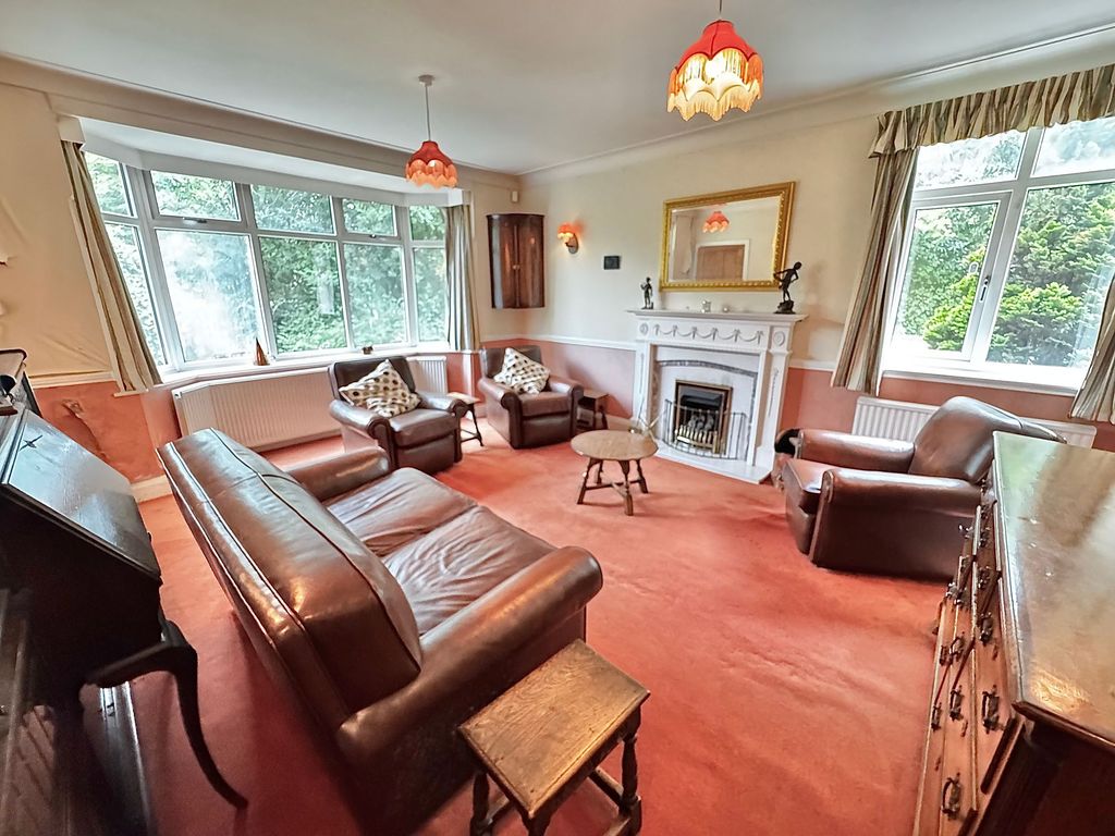 Property photo 2 of 21 Sitting Room