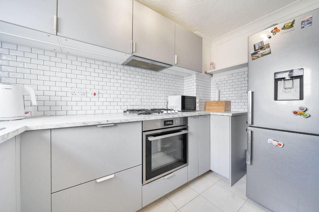 Property photo 2 of 20 1501865-12-6A730B5989E3d.Jpg