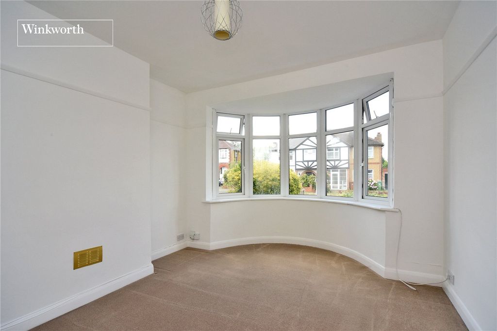 Property photo 3 of 10 Picture No. 05