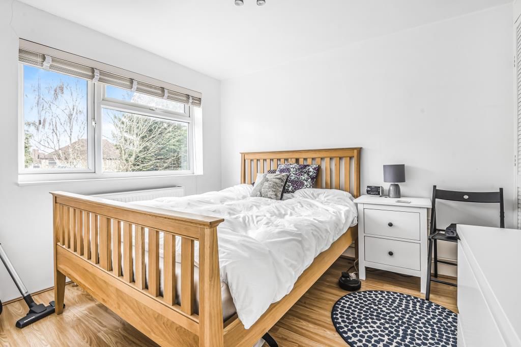 Property photo 2 of 6 Bedroom