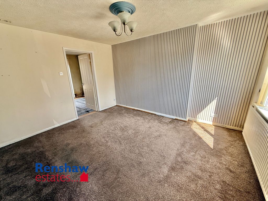 Property photo 2 of 15 L