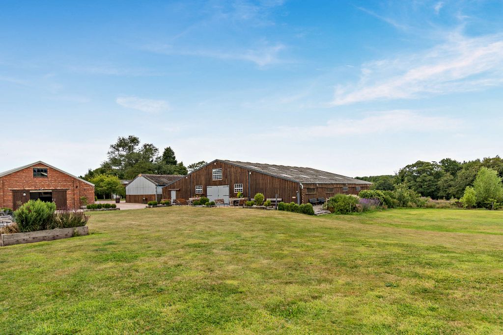 Property photo 2 of 25