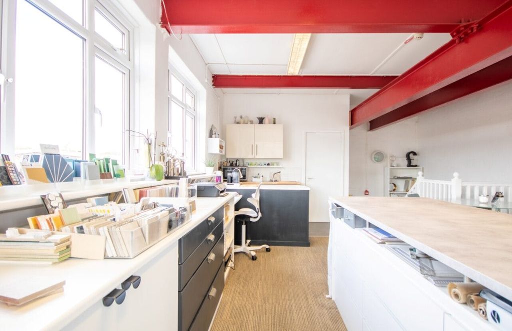 Property photo 3 of 5 Uffcott-3-Office-To-Let-Internal-3-1282x830.Jpg