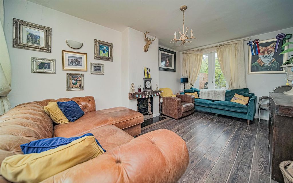 Property photo 3 of 25 P1059990.Jpg