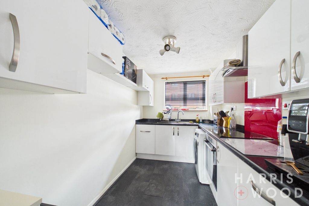 Property photo 2 of 7 5592563