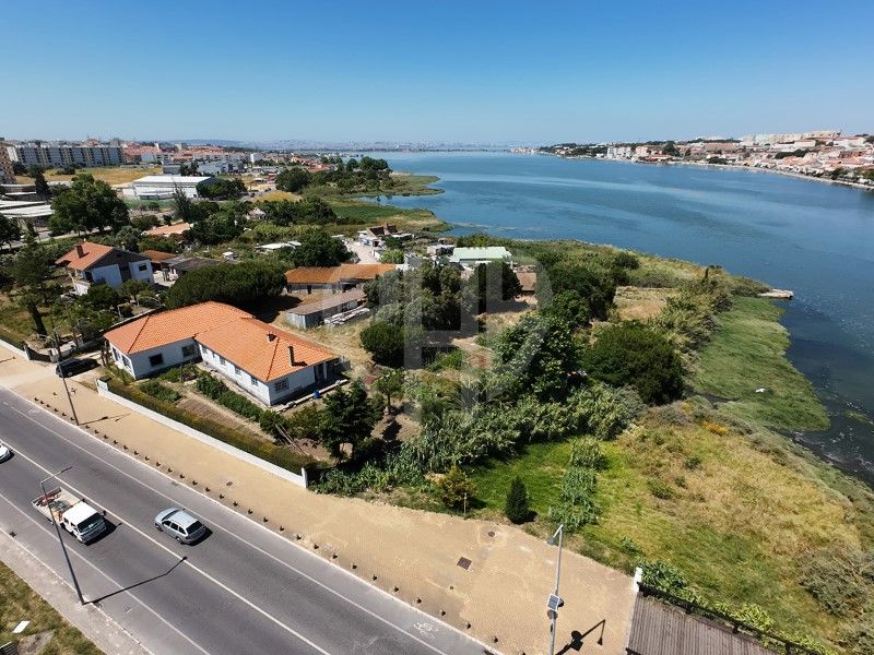 Property photo 2 of 50