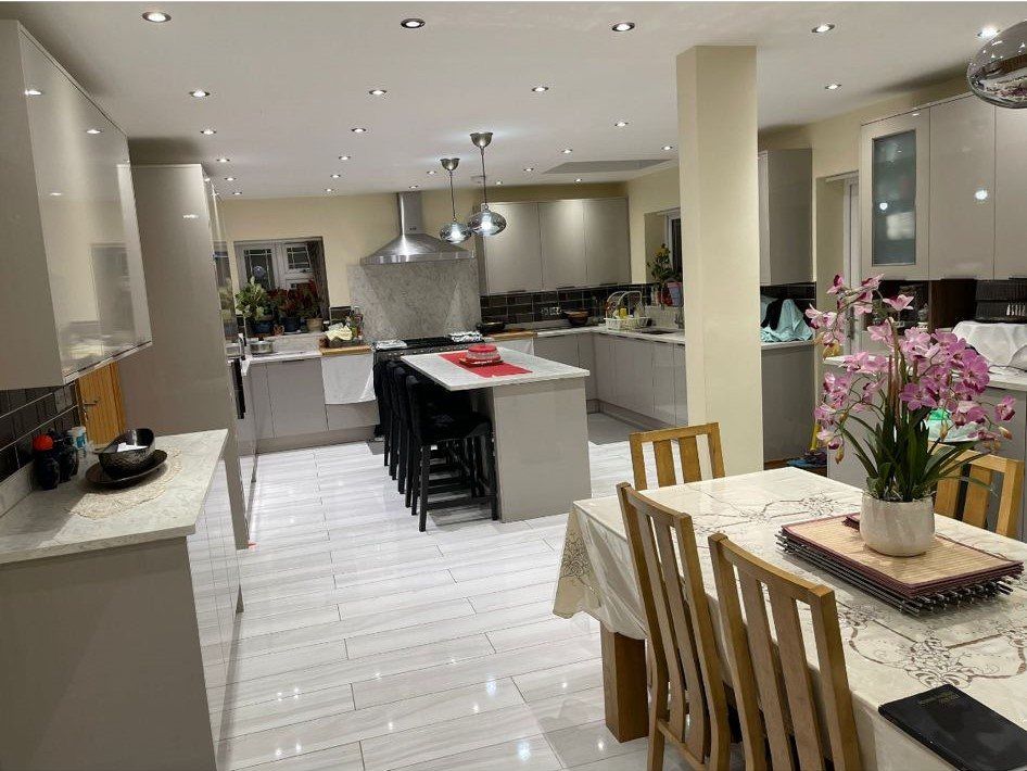 Property photo 1 of 3 Double Room With En-Suite To Rent