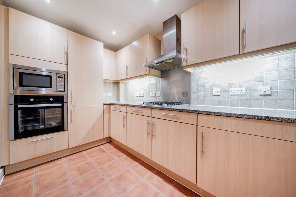 Property photo 2 of 11 Picture No. 25