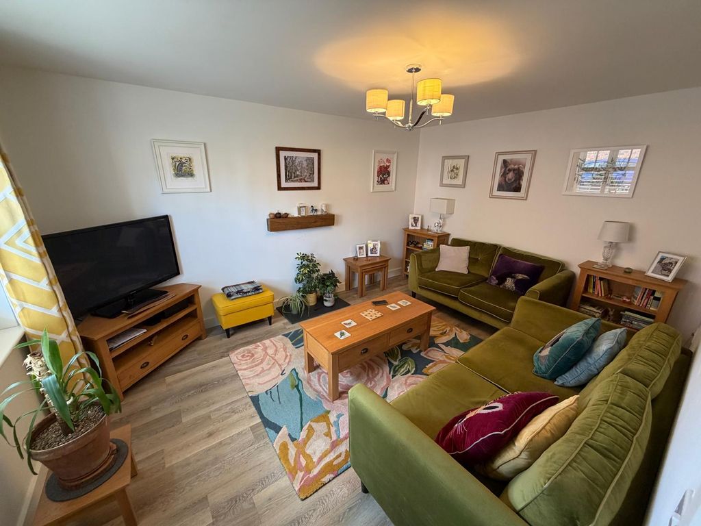 Property photo 2 of 18 Image