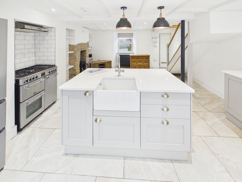 Property photo 2 of 14 Kitchen/Open Plan Living Space