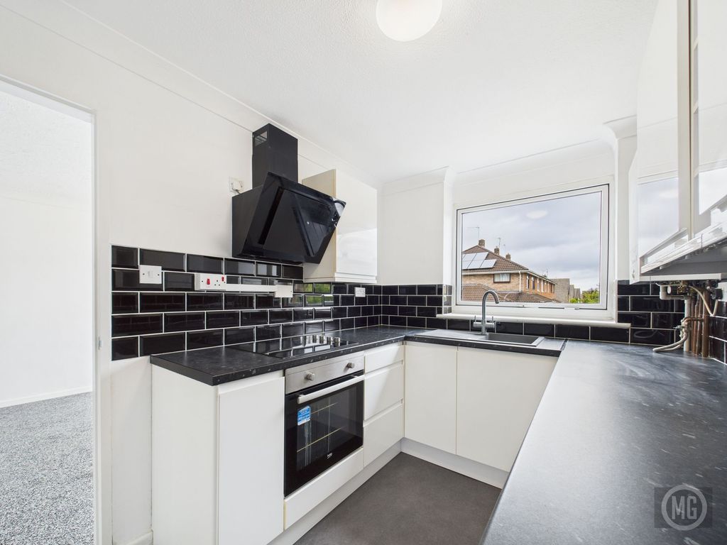 Property photo 2 of 12 Kitchen