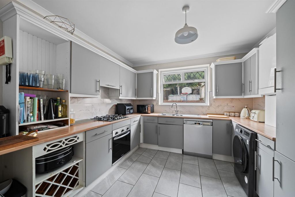 Property photo 3 of 15 Kitchen