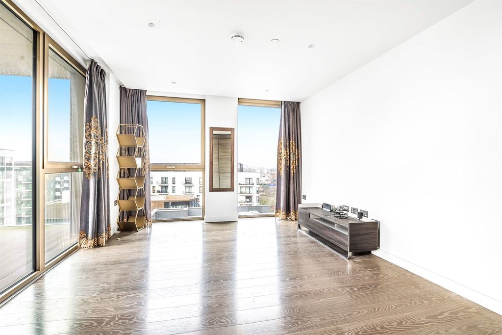 Property photo 2 of 16 Reception