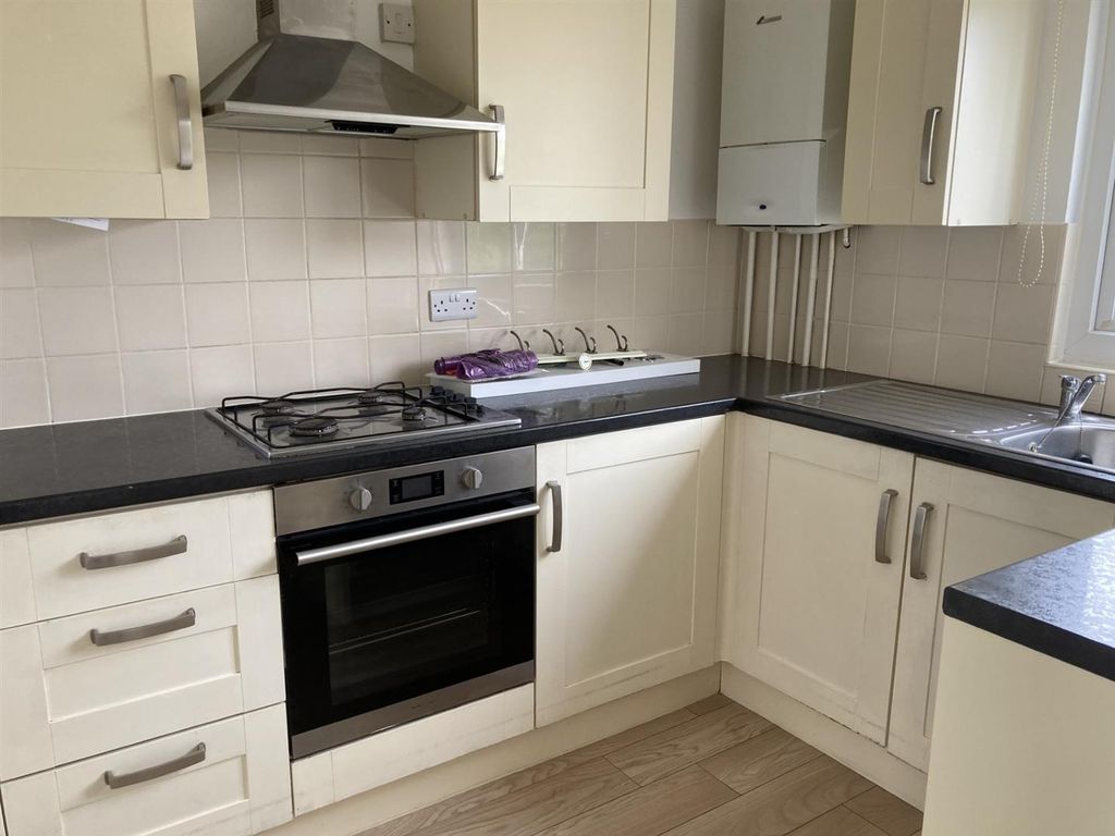 Property photo 2 of 16 Kitchen 1.Jpg