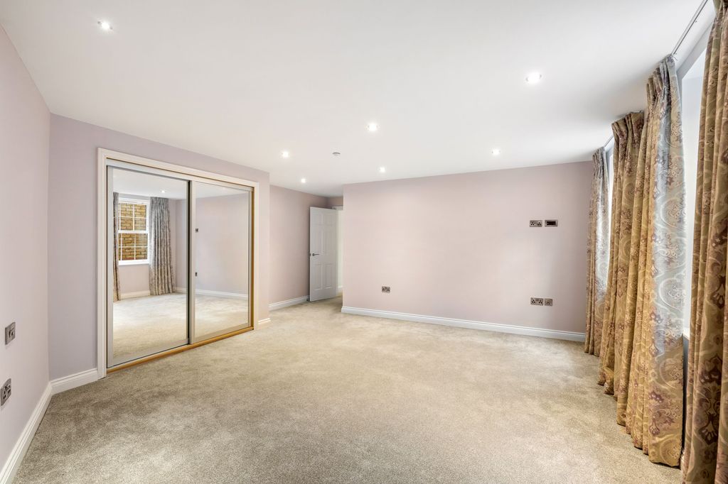 Additional image 17 of 6 bed end terrace house for saleShelley Place, The Colosseum, Lincoln LN1