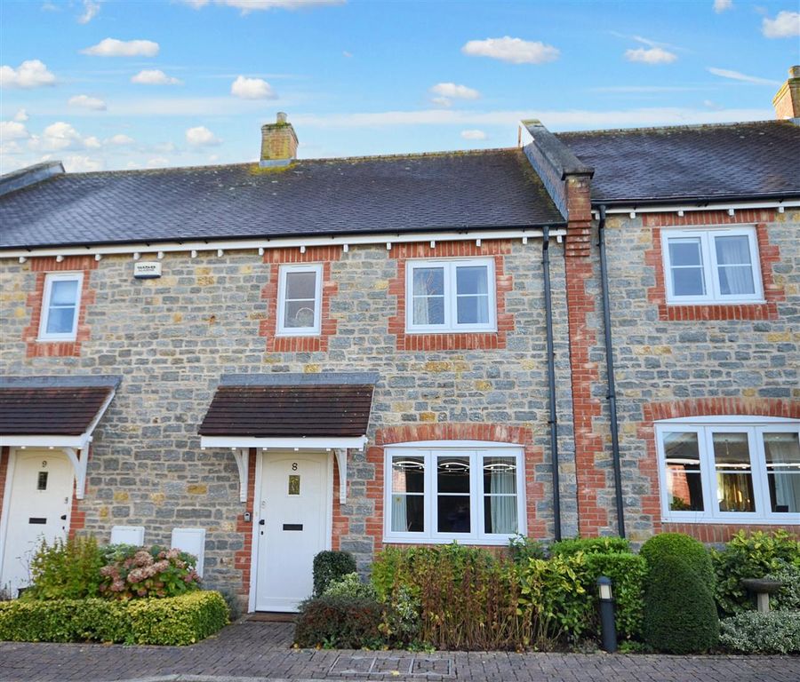 Property photo 1 of 12 Front