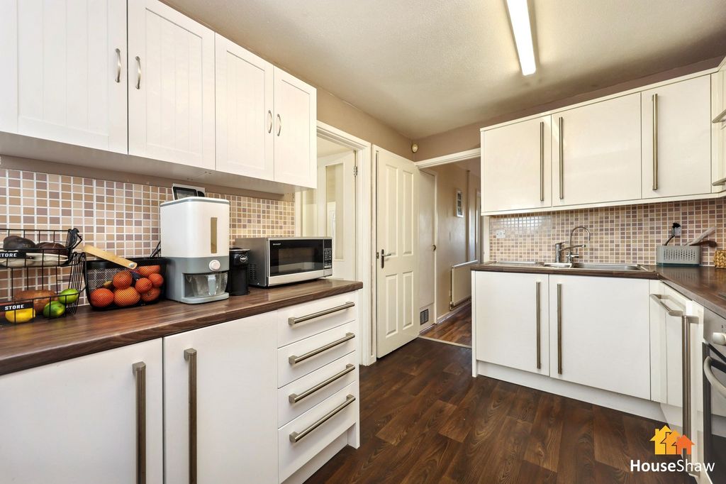 Property photo 3 of 21