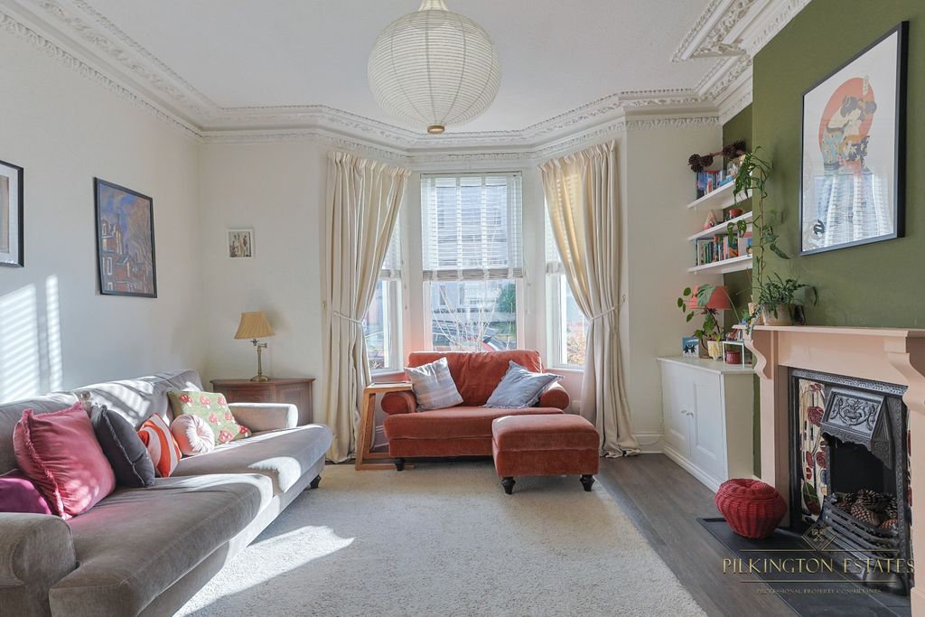 Property photo 2 of 17 4633764