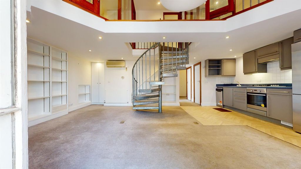 Property photo 3 of 30 Ft8, 163 Cromwell Rd Reception 6.Jpg