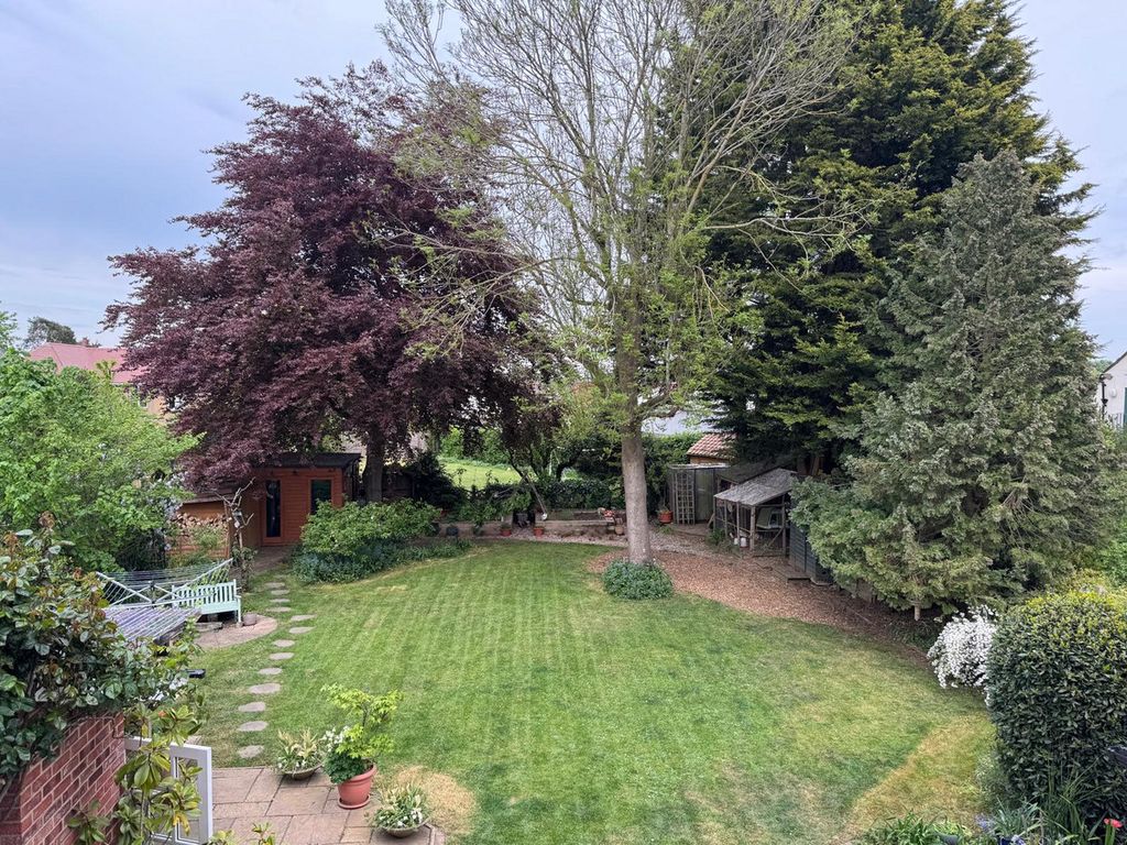 Property photo 2 of 26