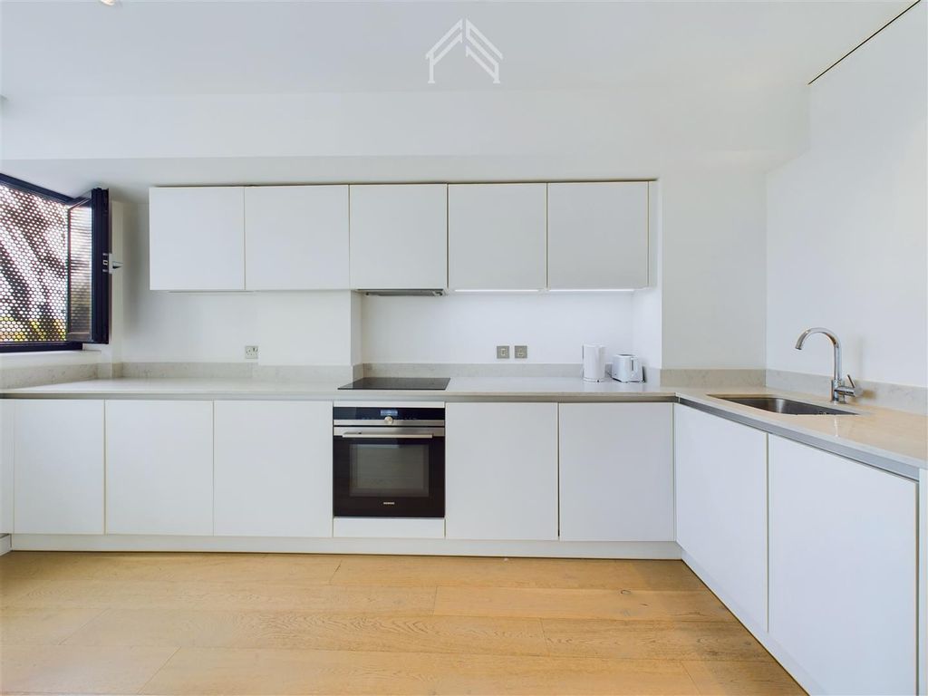 Property photo 3 of 11 2.Jpg