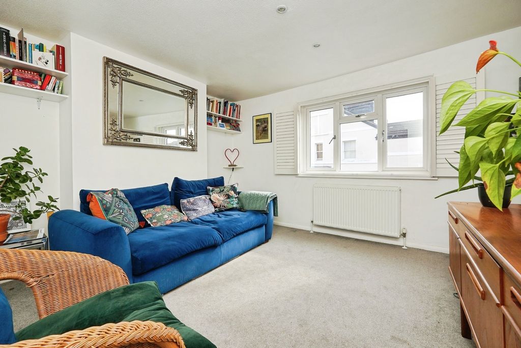 Property photo 2 of 15 Pbox-Img.Jpg