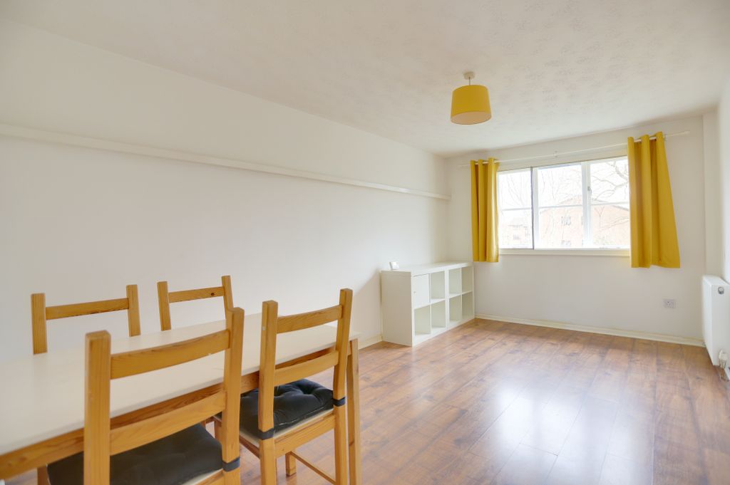 Property photo 3 of 5 4