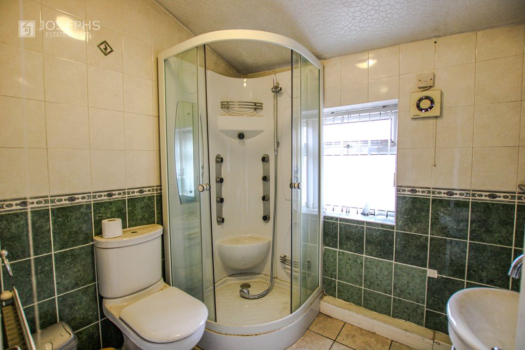 Property photo 3 of 4