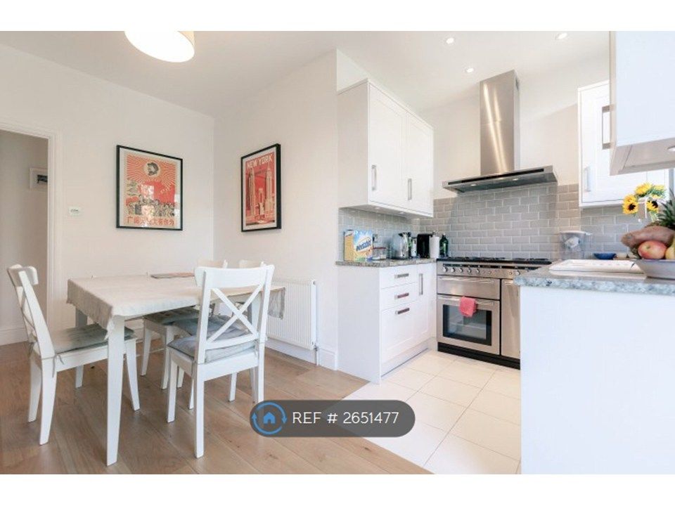 Property photo 2 of 12 Kitchen Dinner Built To Luxury Spec