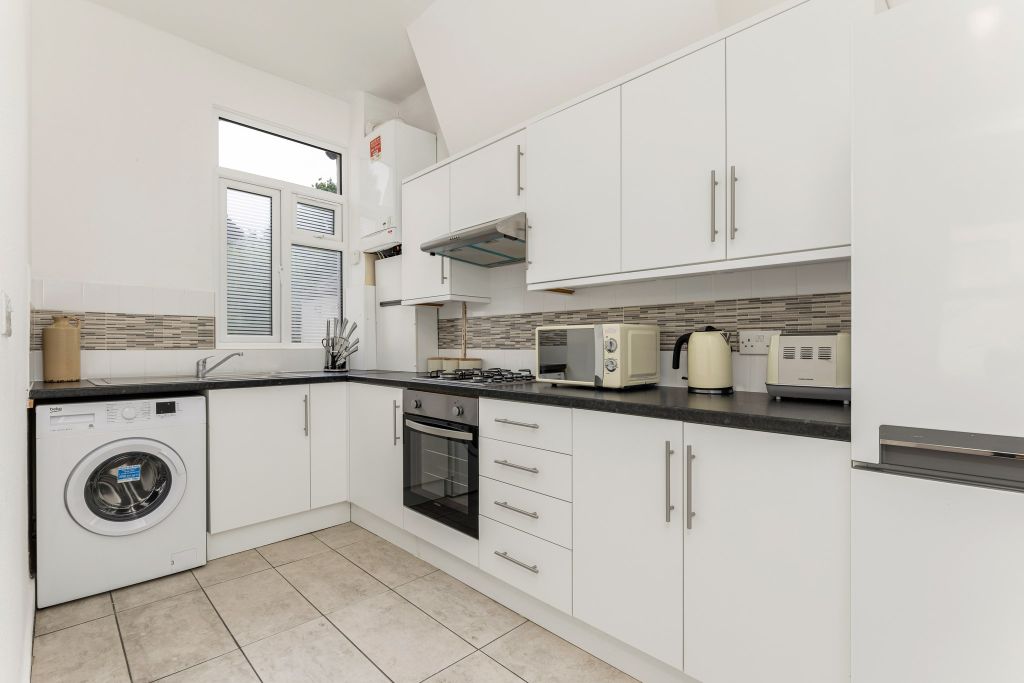 Property photo 2 of 25 Kitchen