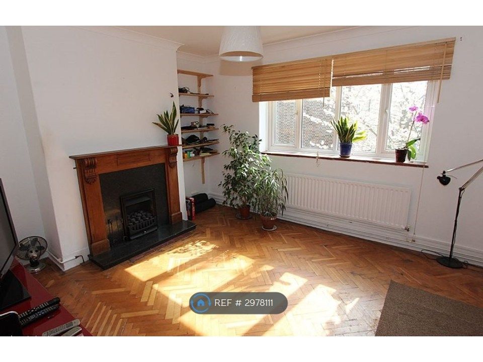 Property photo 1 of 12 Sitting Room
