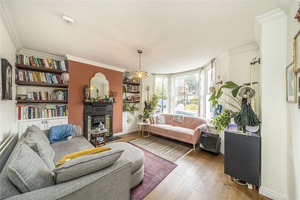 Property photo 2 of 8