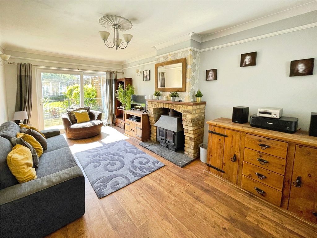 Property photo 2 of 19 Picture No. 12