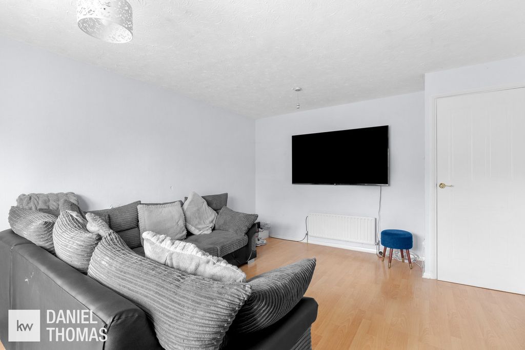 Property photo 2 of 15