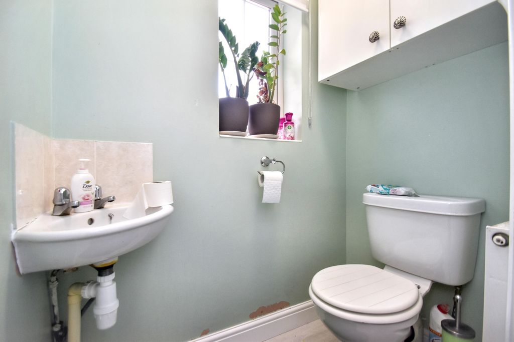 Property photo 2 of 17 WC