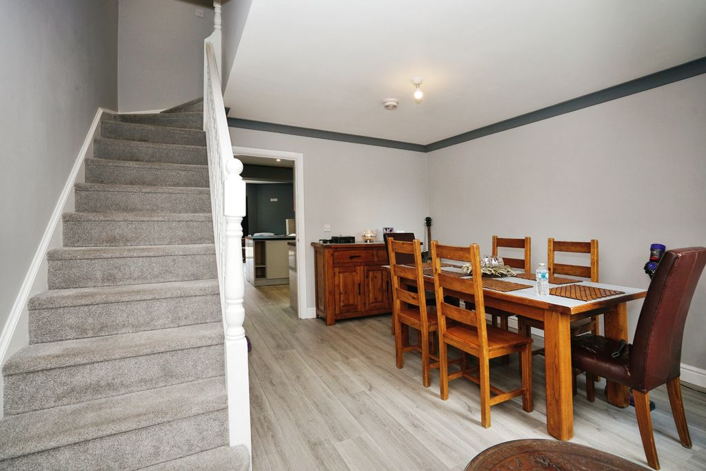 Property photo 3 of 15 Dining Room