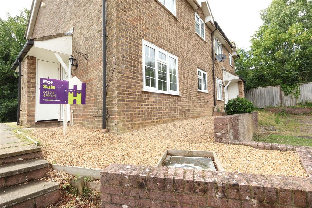 Property photo 2 of 13 Front Garden