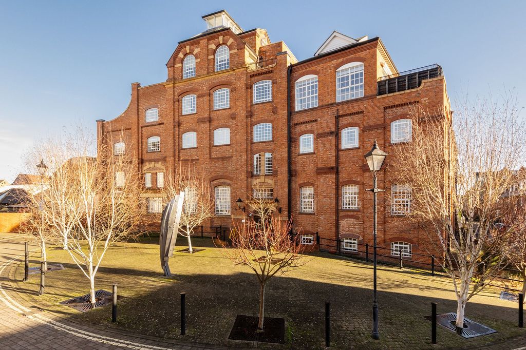 Property photo 1 of 29