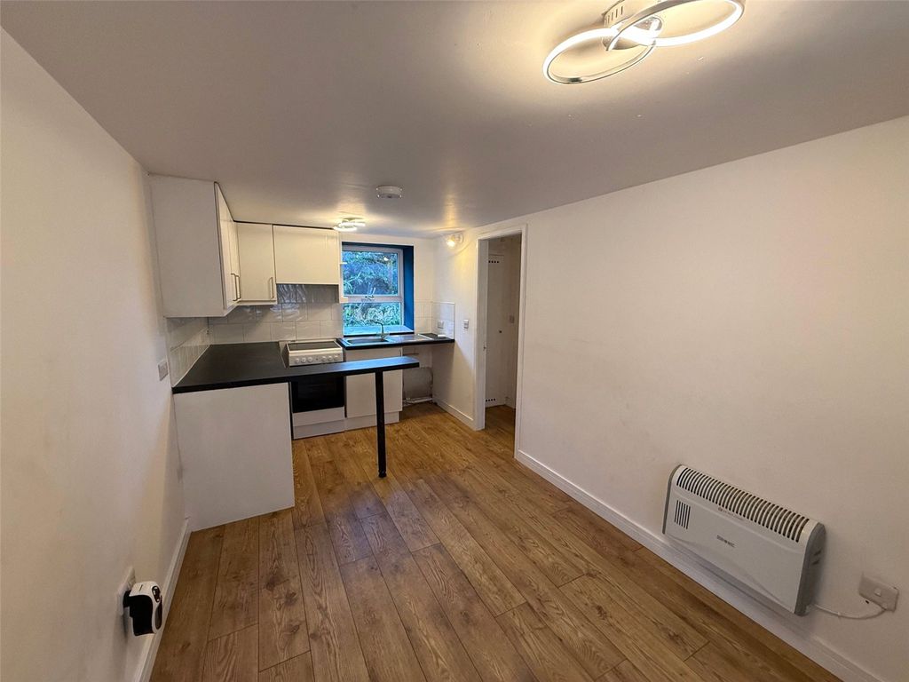 Property photo 2 of 9 Picture No. 52