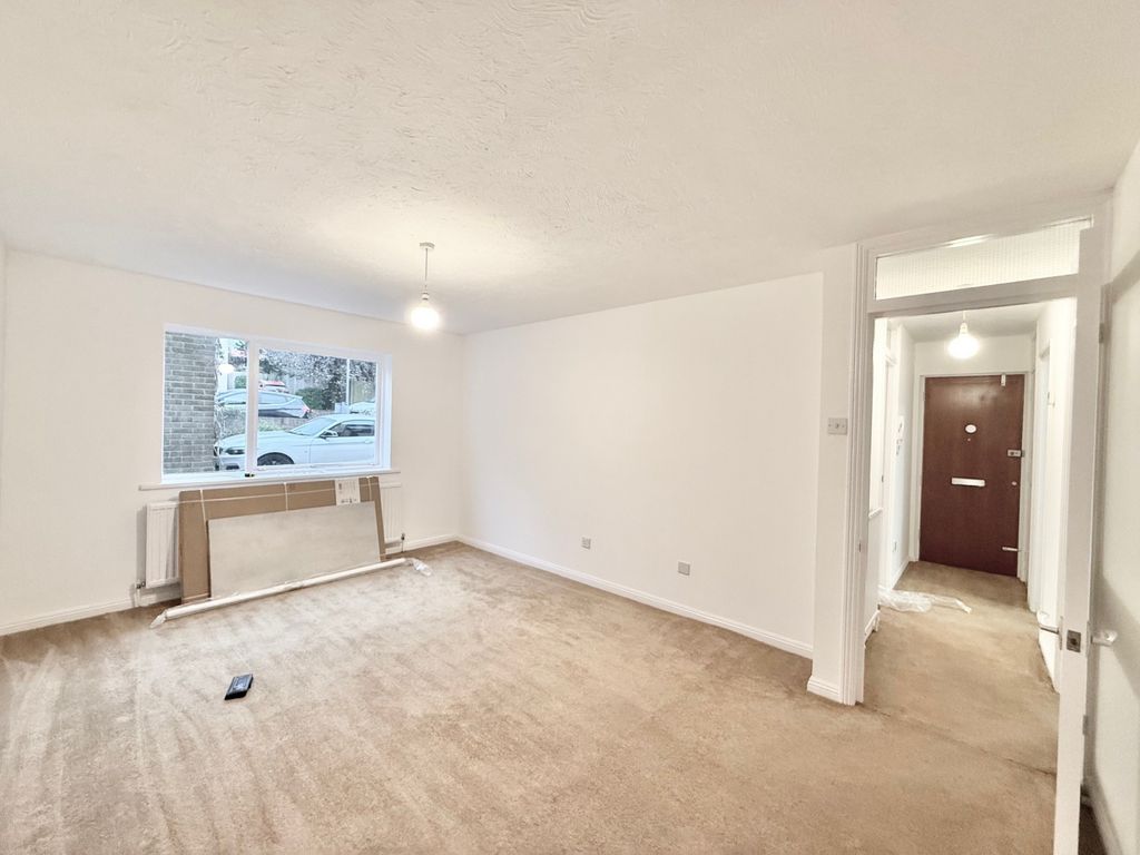 Property photo 2 of 14 Gallery