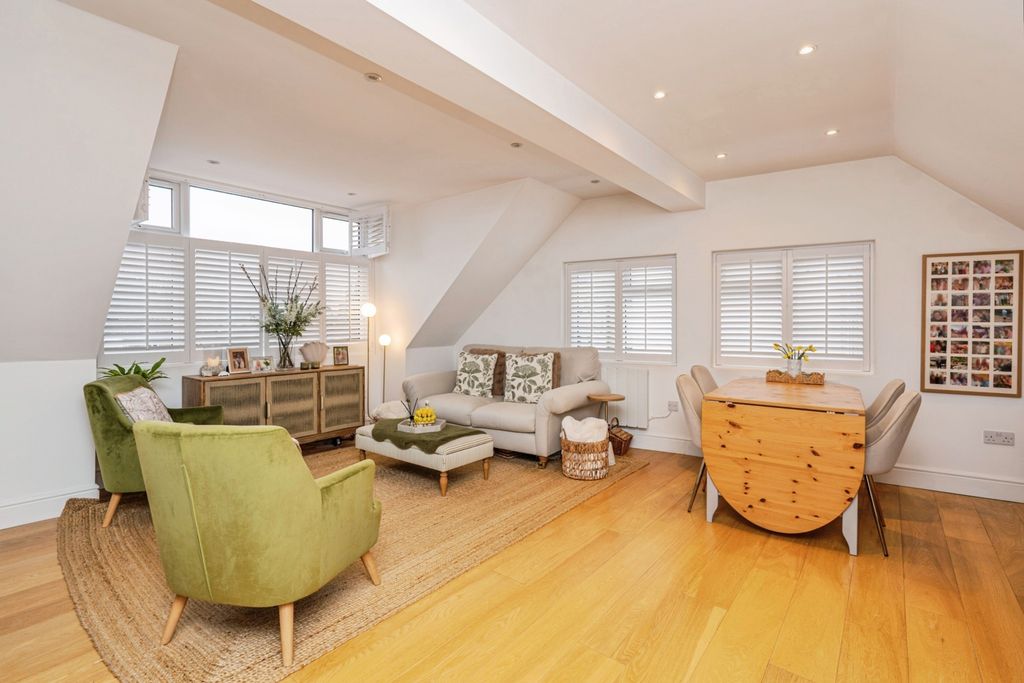 Property photo 3 of 12 Pbox-Img.Jpg