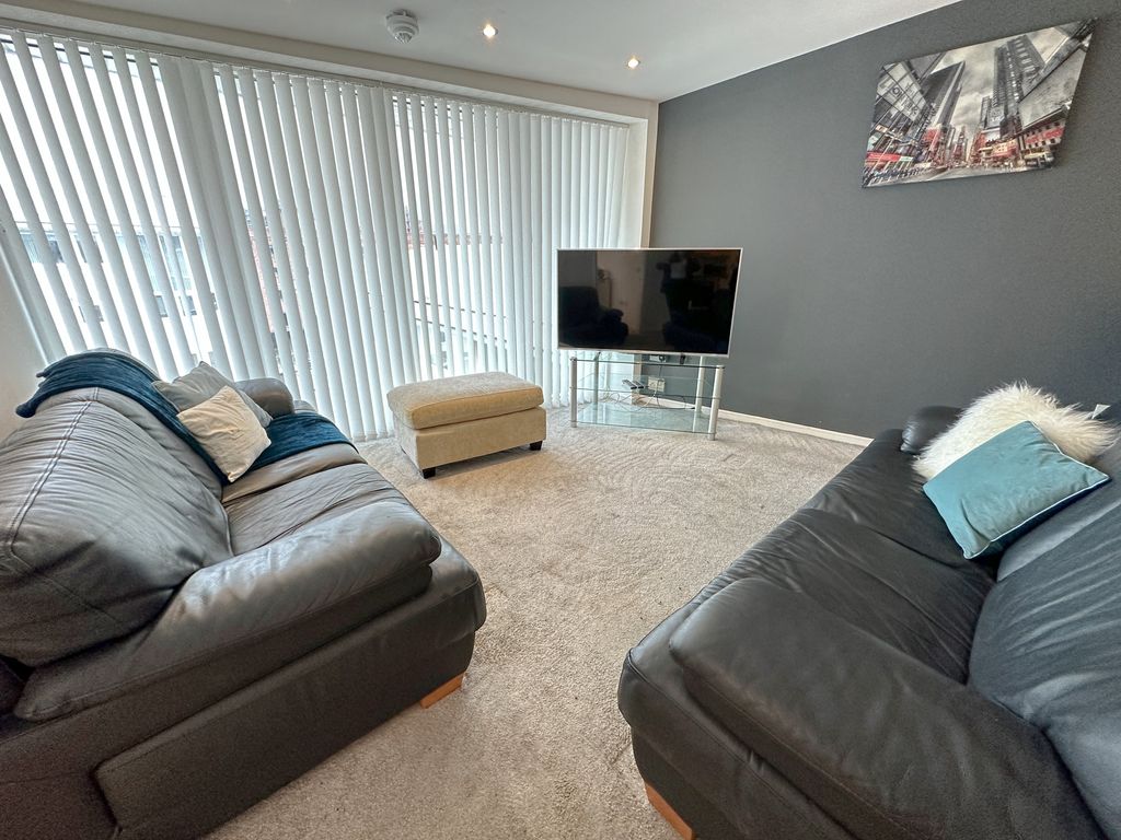 Property photo 2 of 9 6