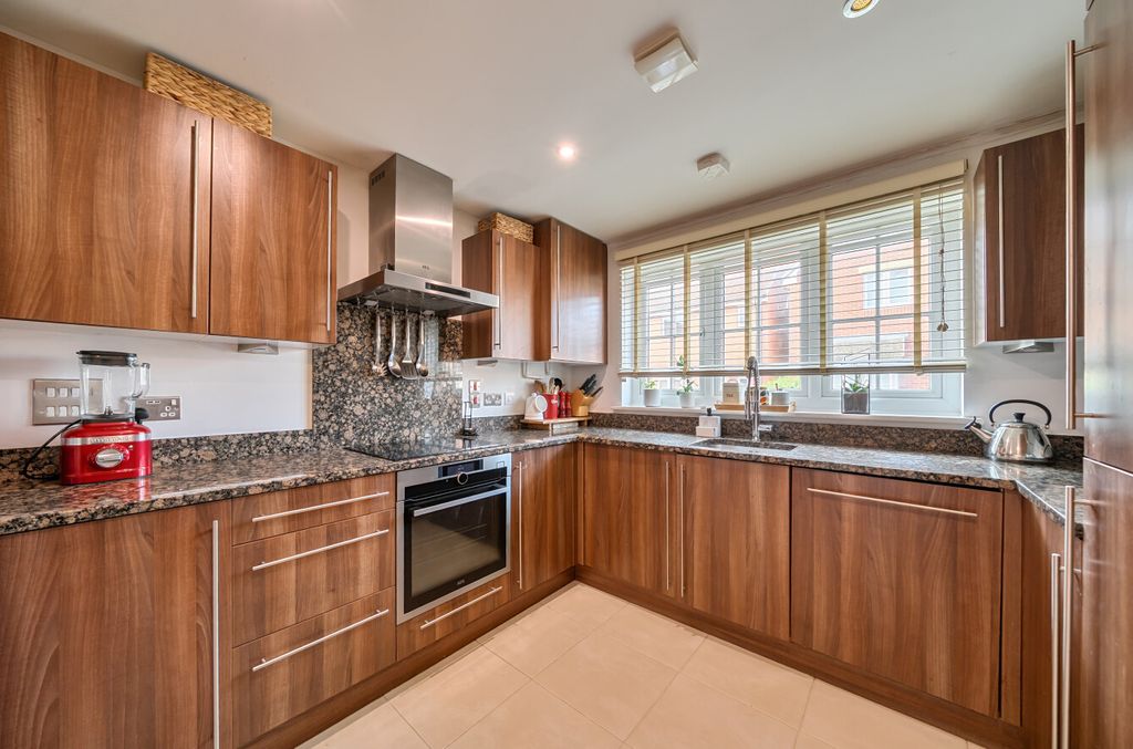 Property photo 3 of 17 1376950-5-6915B42...