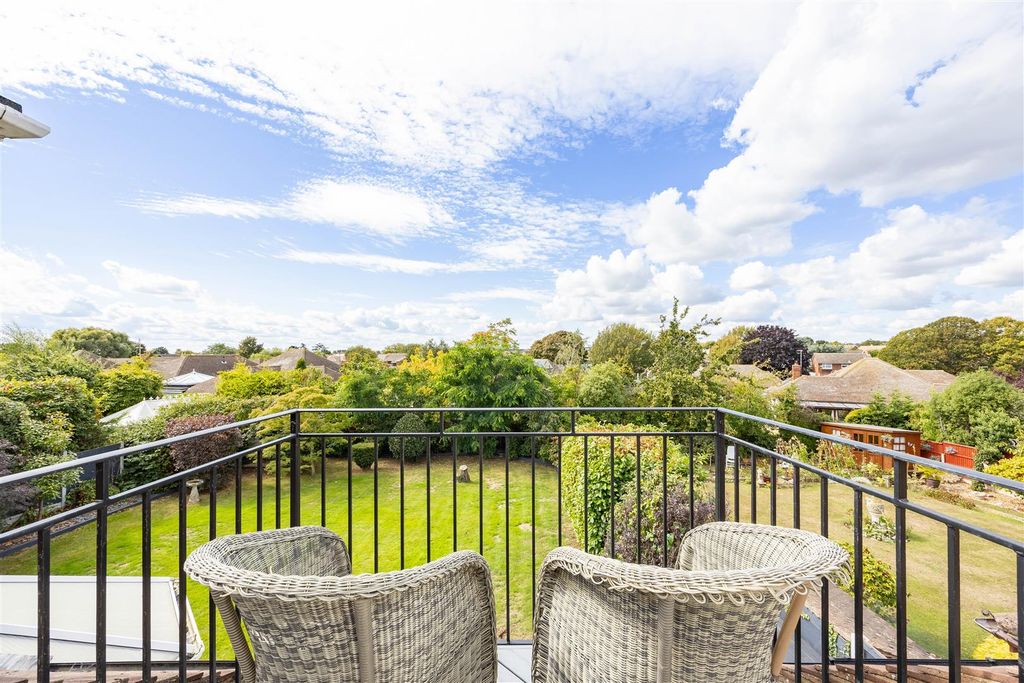 Property photo 3 of 58 Sun Terrace