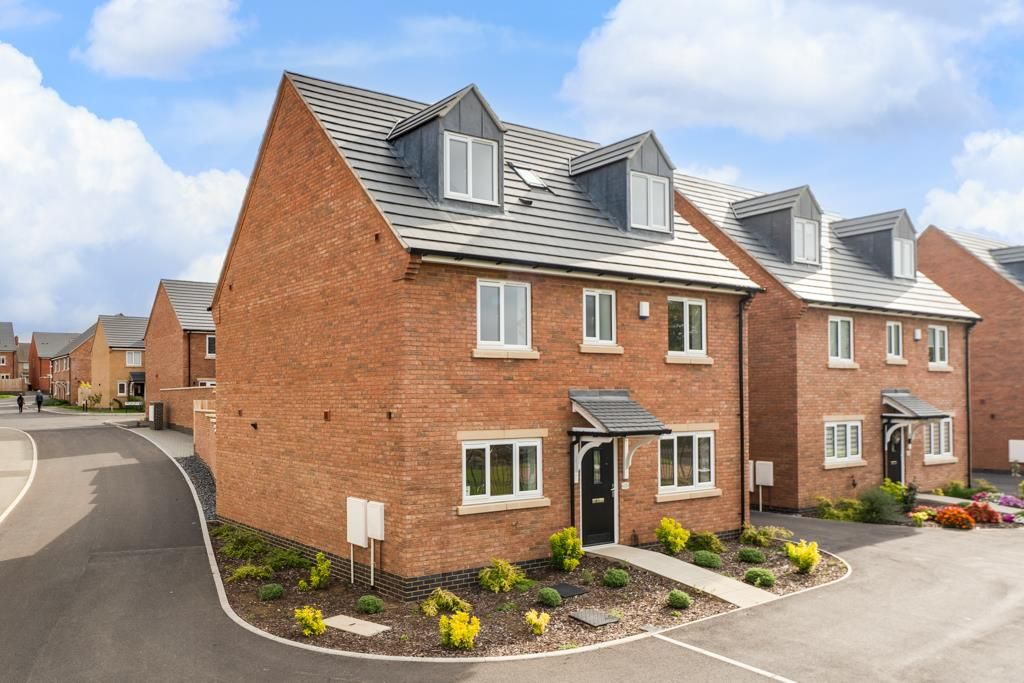 Property photo 1 of 30 3 Reed Close, Rockingham Road, Kettering-27.Jpg