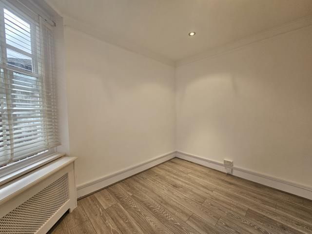 Property photo 3 of 6 Bedroom