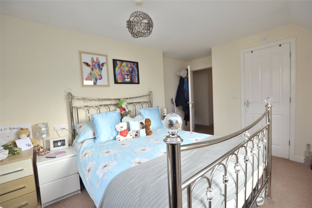 Property photo 2 of 13 Picture No. 15