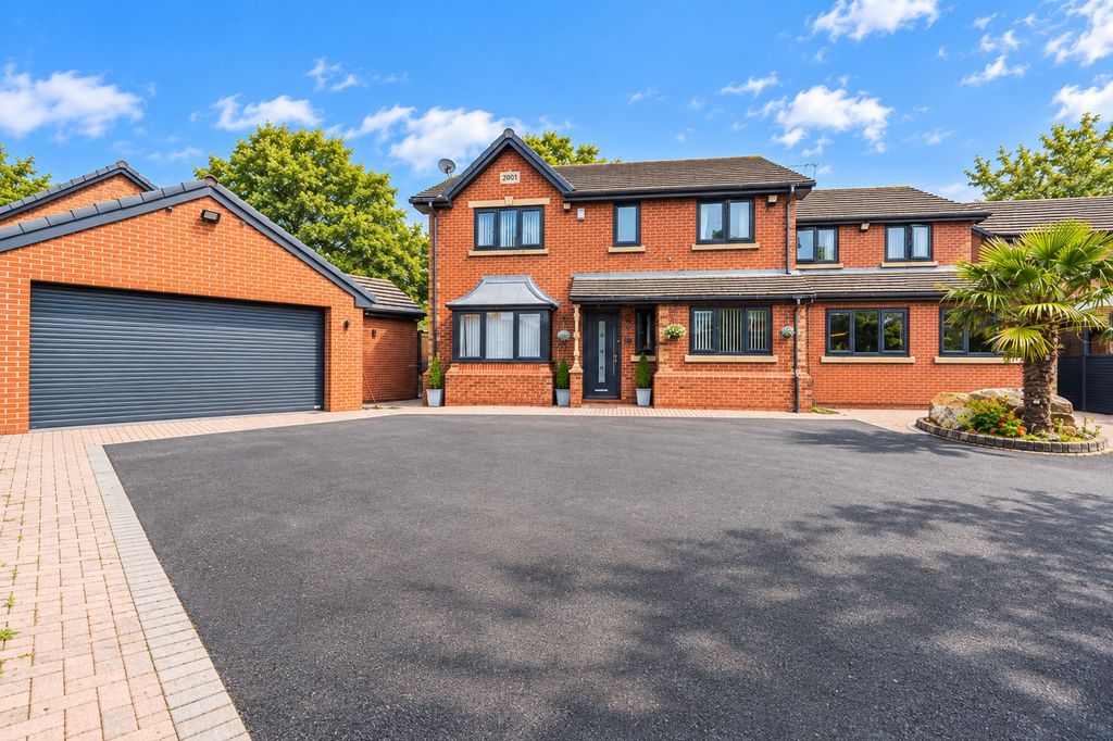 Property photo 1 of 33