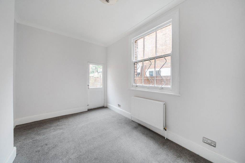 Property photo 3 of 18 12