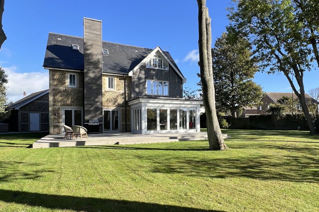 Property photo 2 of 38